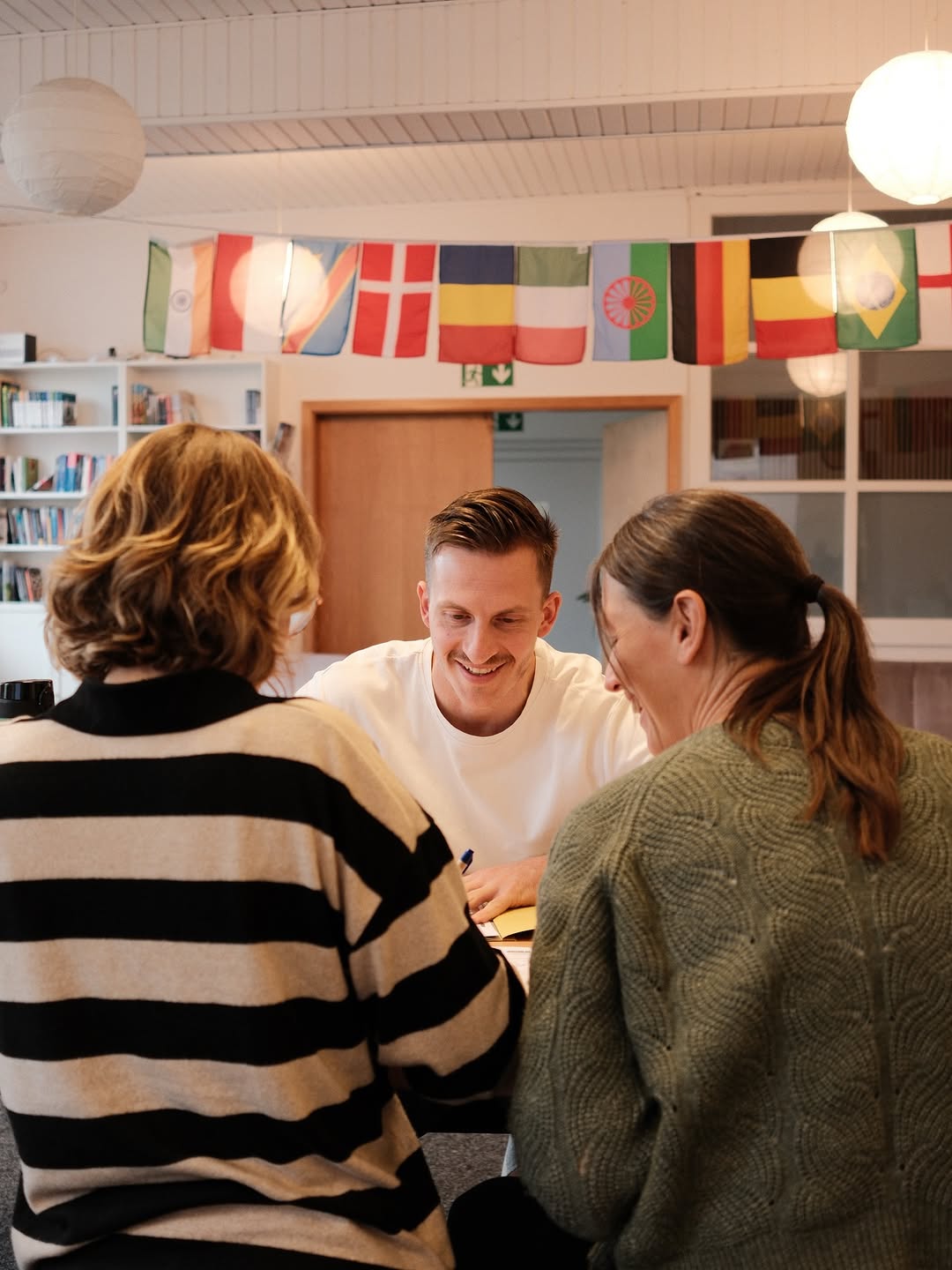 Photo by Physiotherapie Weißelberg on October 13, 2025. May be an image of one or more people, flag and text.