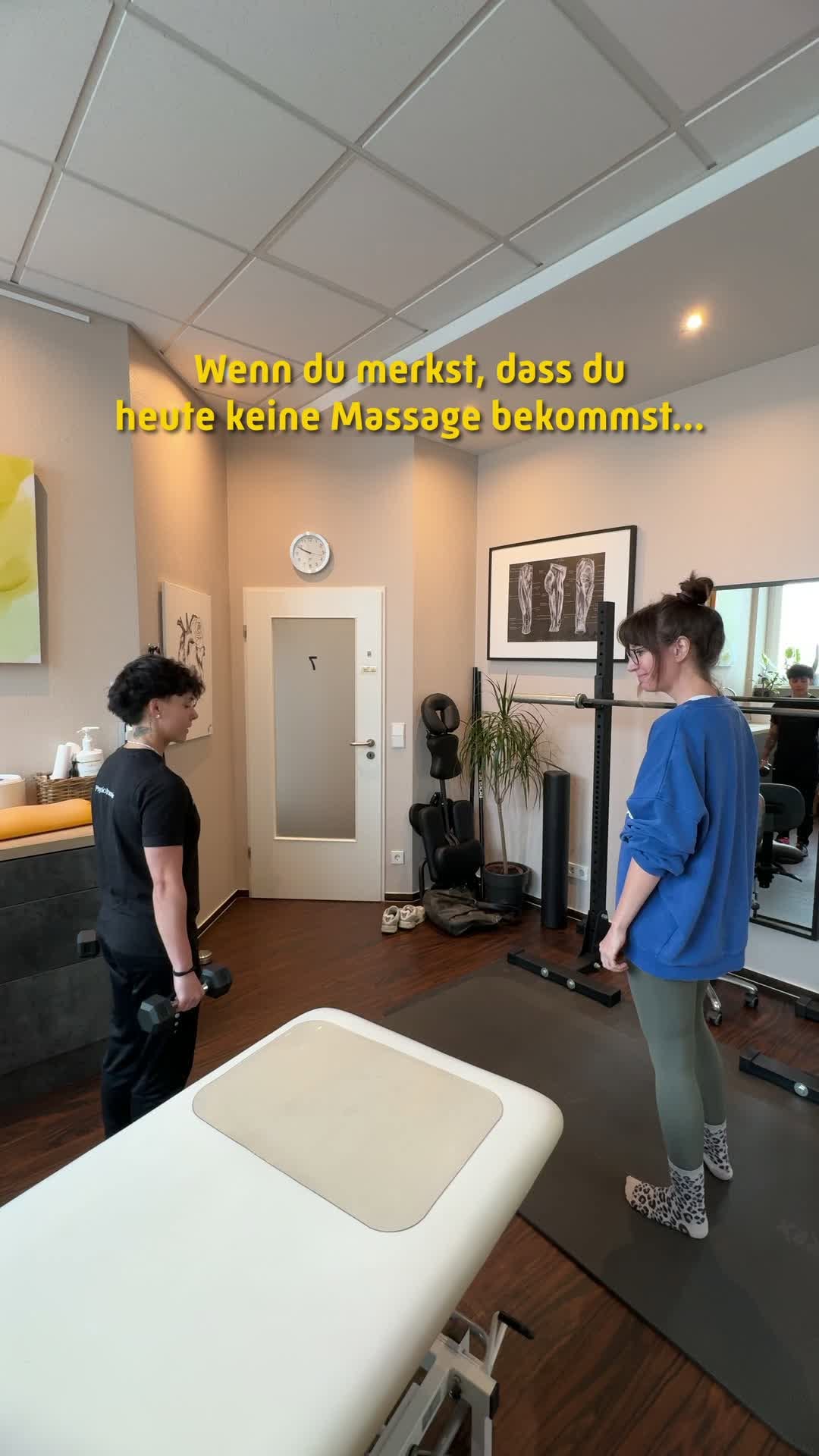 Video by Physiotherapie Weißelberg on July 01, 2026. May be an image of text that says 'Wenn du merkst, dass du heute keine Massage bekommst... a ፍጅ'.