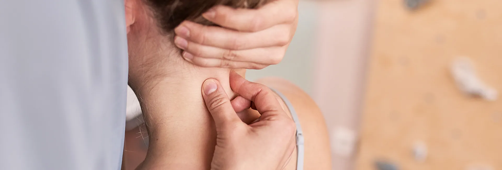 Manuelle Therapie am Nacken